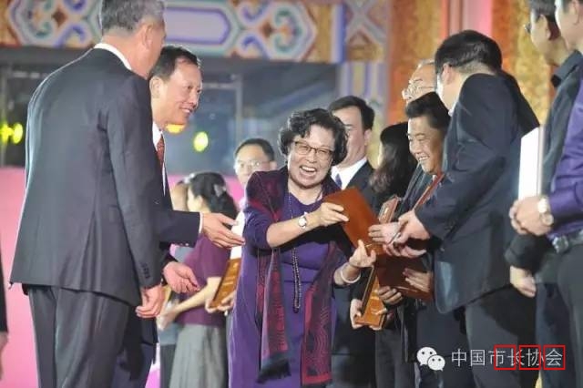 红二代”集体助力“爱尔慈善之夜